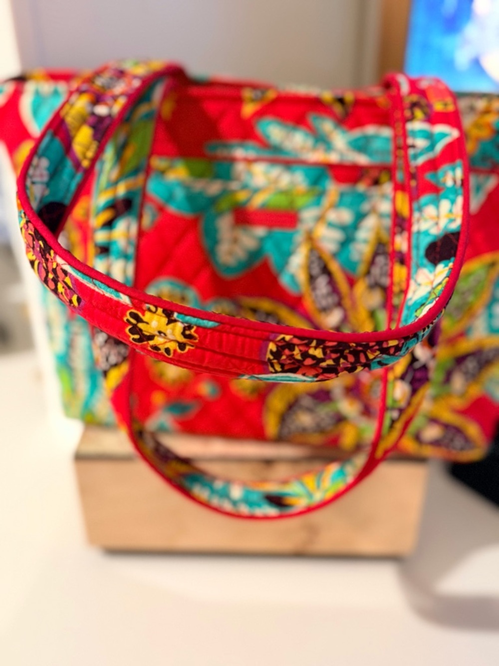 Vera Bradley Small Hathaway Tote Bag in Red with Turquoise Yellow & Greens NWOT - Picture 6 of 12